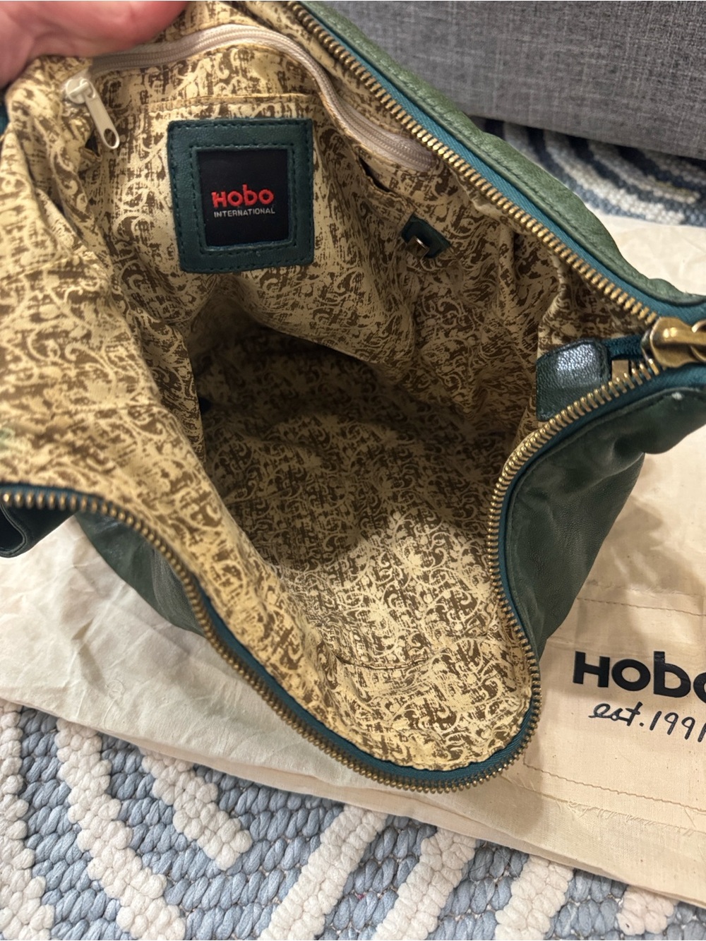 HOBO International Green Leather Slouchy Shoulder Bag Brass Hardware - Picture 9 of 13